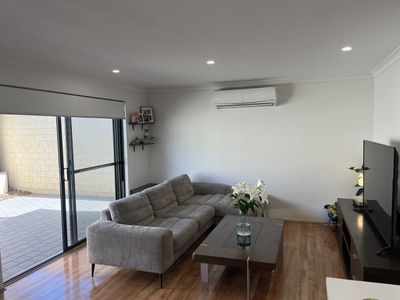 8B Lancing Way, Balga