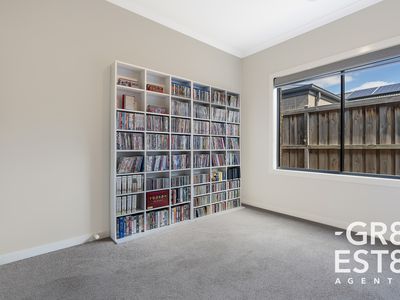 23 Nagle Crescent, Cranbourne West