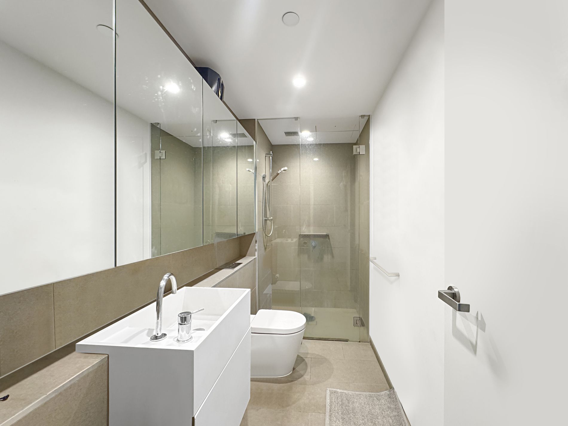 1611 / 70 Southbank Boulevard , Southbank