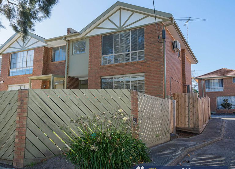 2 / 48 - 50 Kanooka Grove, Clayton