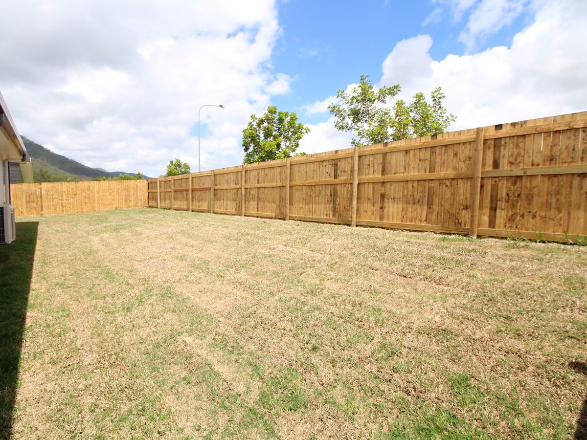35 Tumbare Street, Atherton
