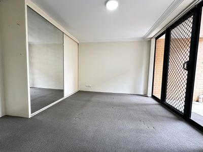 4/181 Hawkesbury Rd, Westmead
