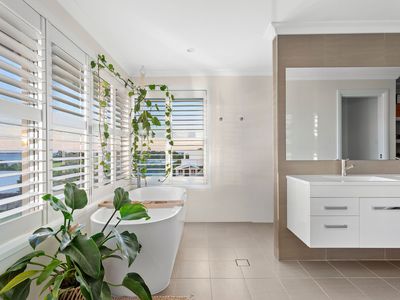 44 Cottesloe Circuit, Red Head