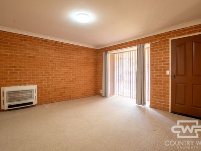 unit 3 / 9 Balblair Street, Guyra