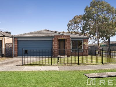 19 Calais Cct, Cranbourne West