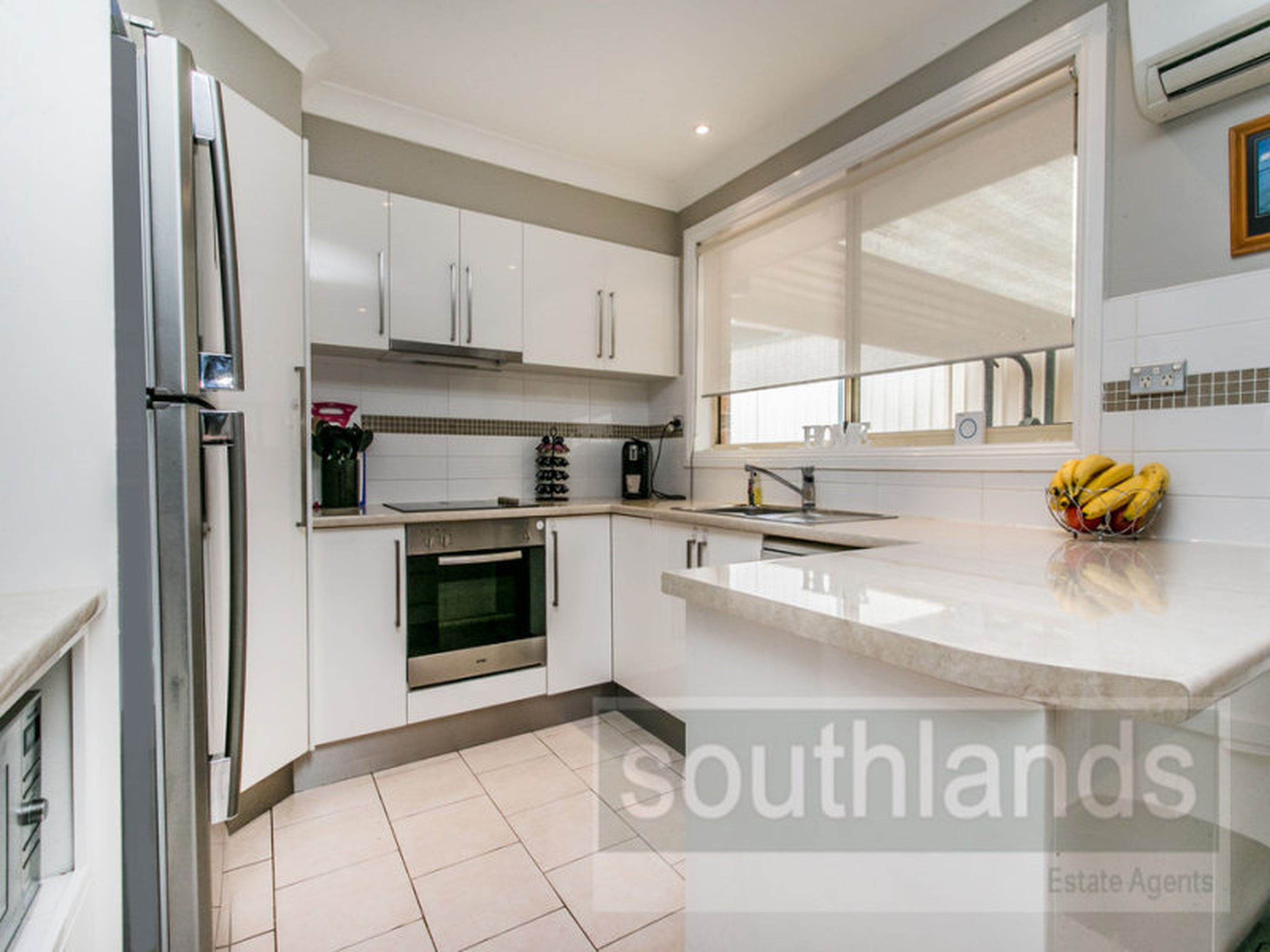 1 Barronfield Drive, GLENMORE PARK