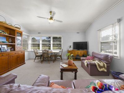 14 Lakeside Avenue, Mount Beauty