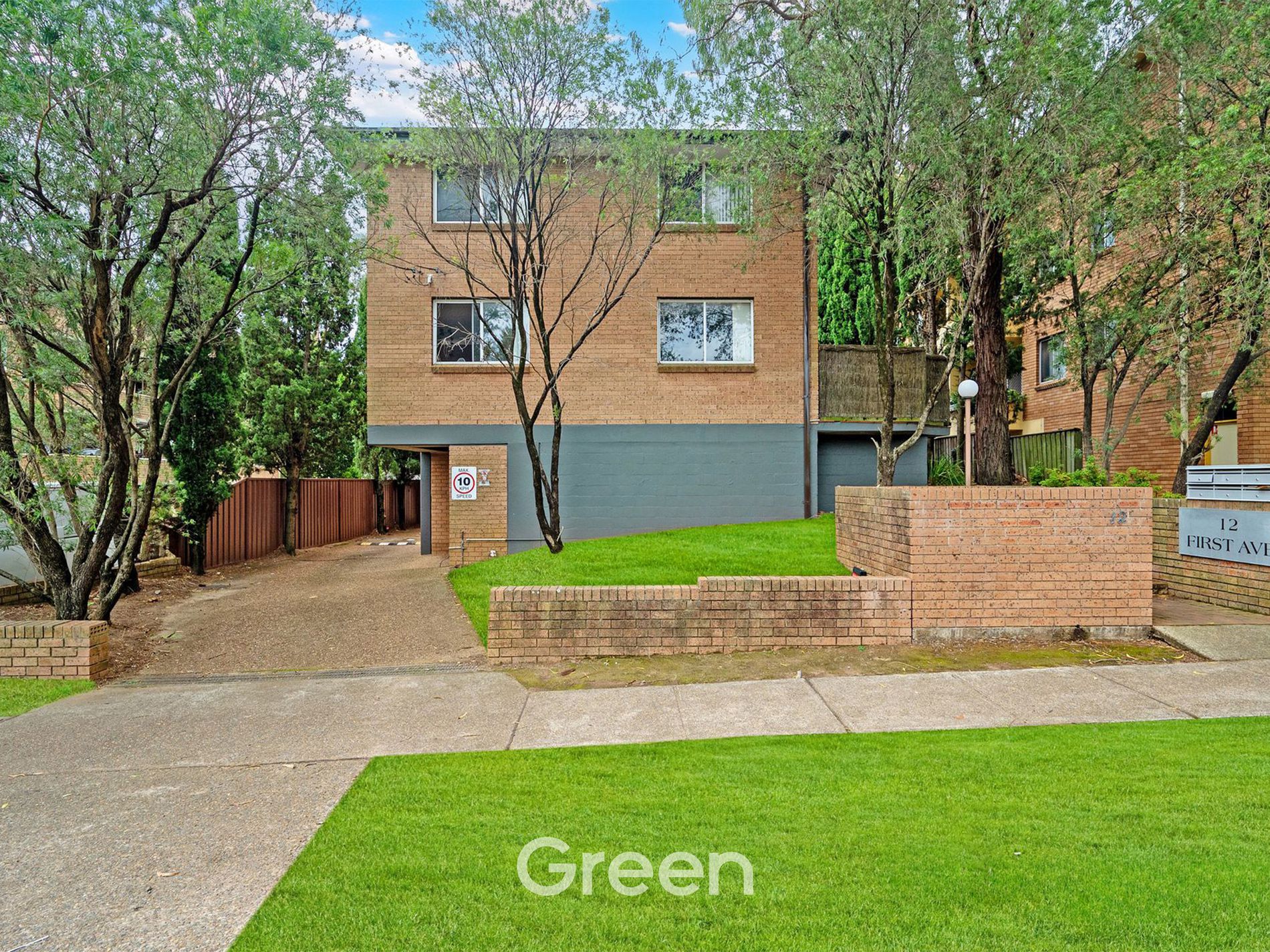 1 / 12 First Avenue, Eastwood