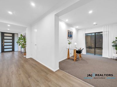 14 Ambassador Circuit, Cranbourne South