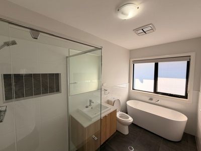 101 Sixteenth Avenue, Austral