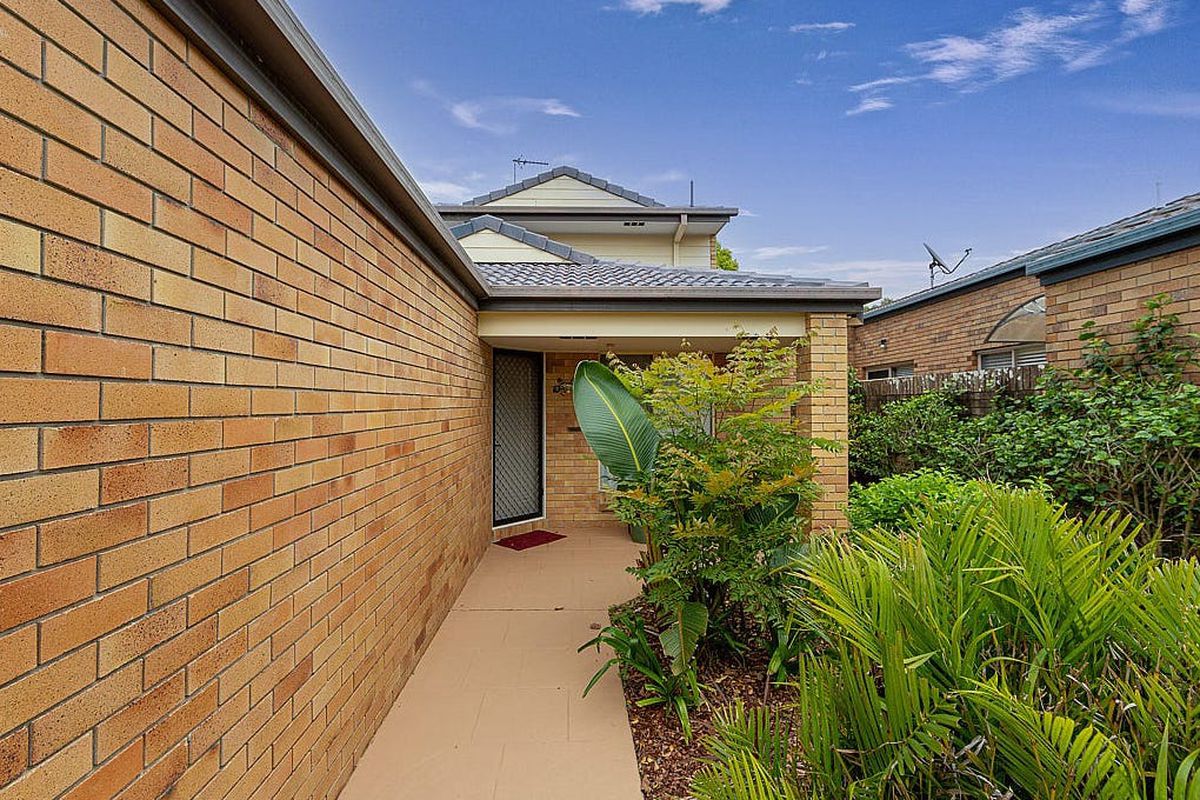 32 Parkside Circuit, Robina