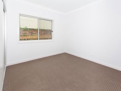 4 Hingston Close, Lake Heights