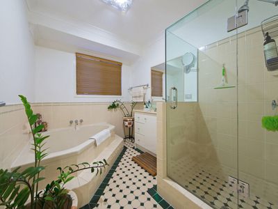 16 Schooner Circuit, Manly West