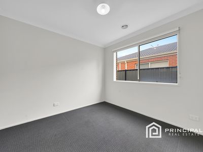 11 Pleven Rise, Clyde North