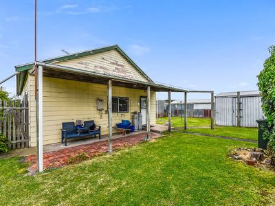 16 Benton street, Millicent