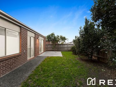 10 Brolin Terrace, Cranbourne North