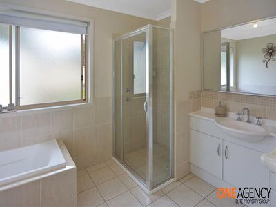 5 Rock Lilly Close, Worrigee