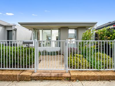 43 Sawooth Bend, Banksia Grove