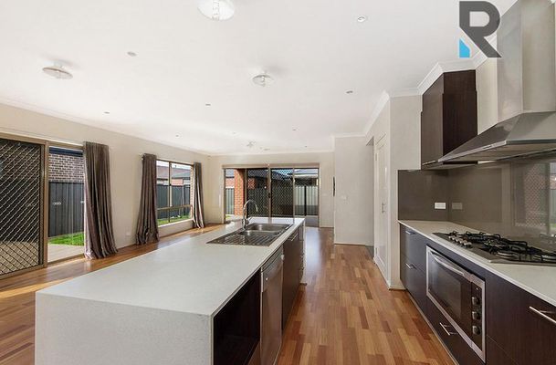 493 Grand Boulevard, Craigieburn