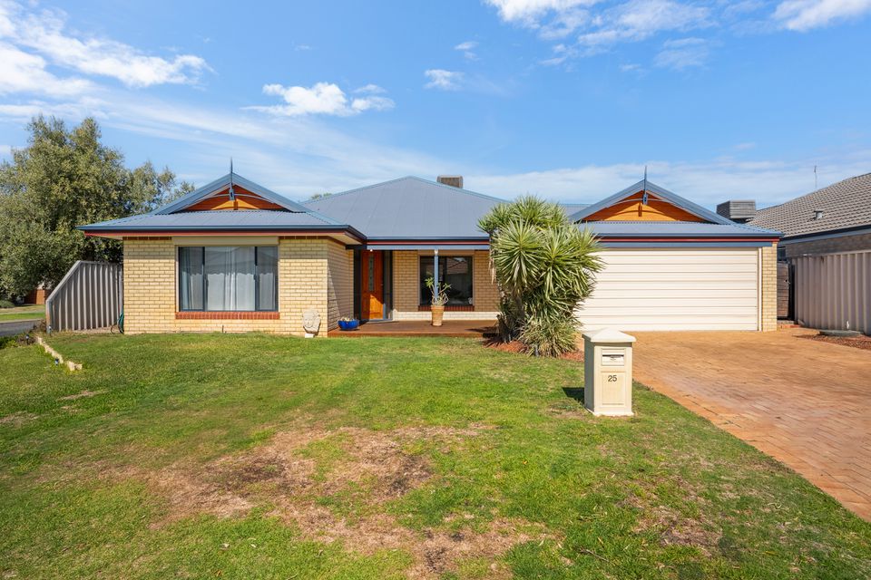 25 Seawind Drive, Rockingham