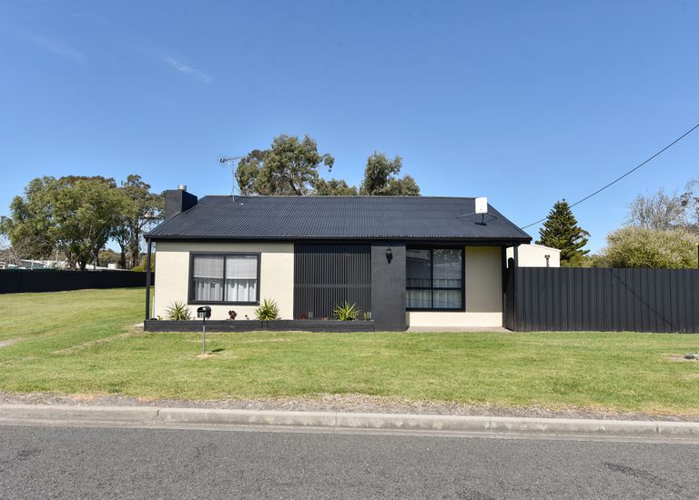 9 DRAPER STREET WEST, Tarpeena