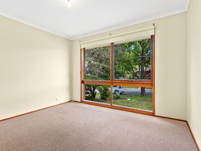 18 Allinga Drive, Oak Flats