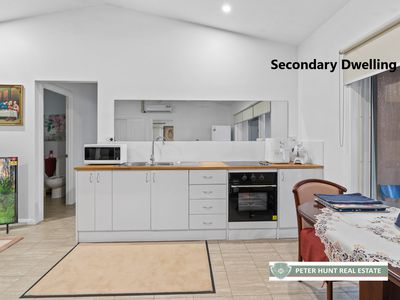 15 Albert Kench Place, Buxton