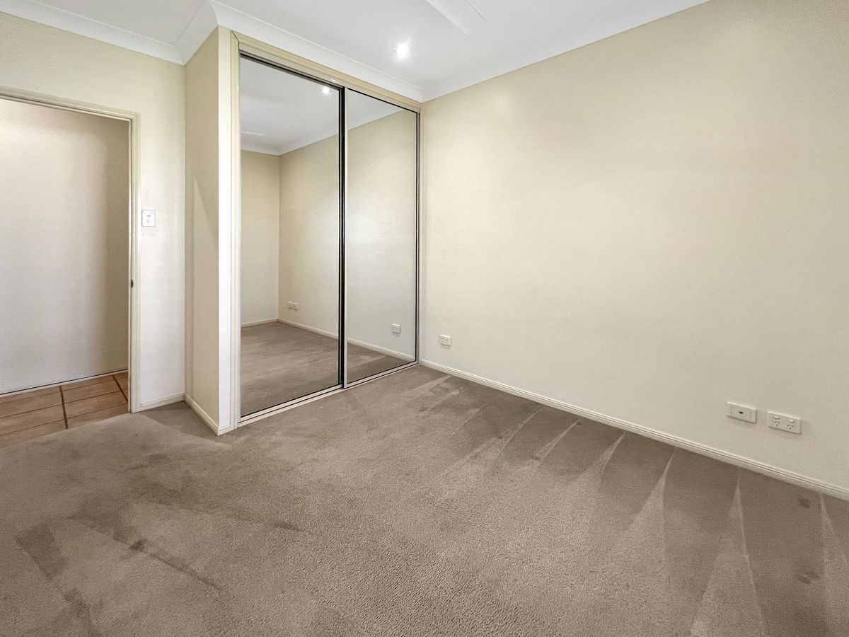 8 Jannina Drive, Atherton