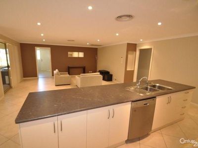 11 William Farrer Drive, Dubbo