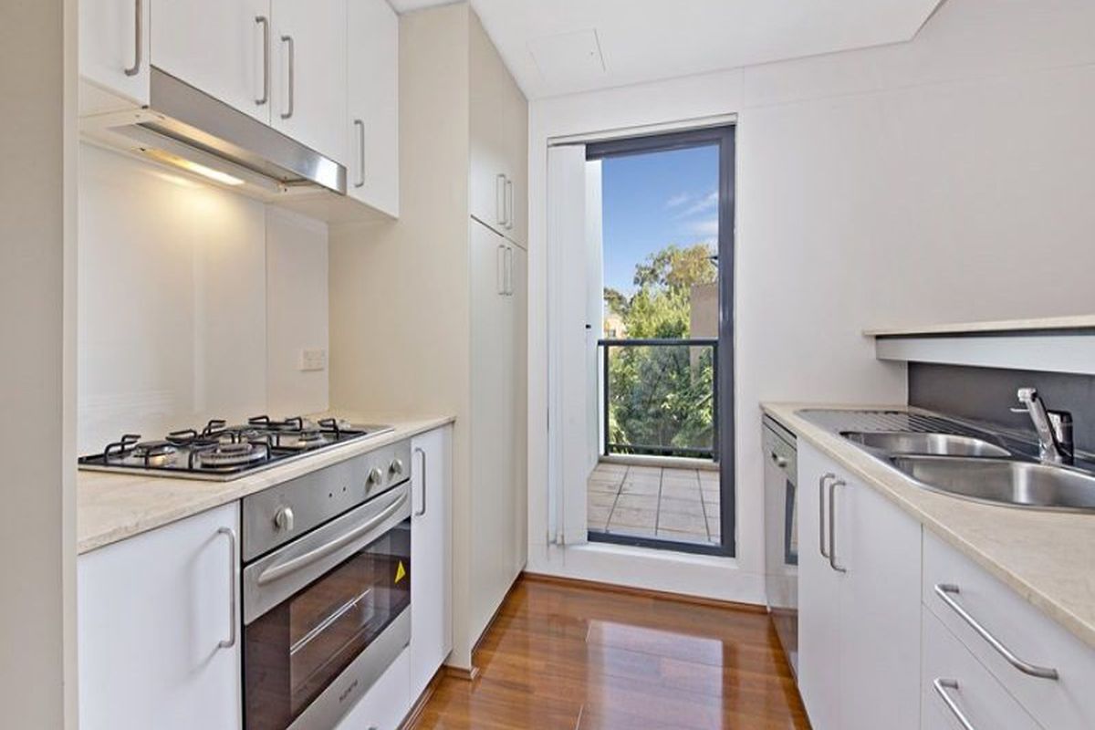 211E / 138 Carillon Avenue, Newtown