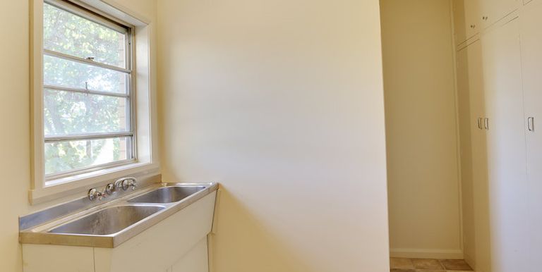 20 Brock, Euroa