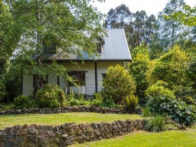 30 Governors Drive, Mount Macedon