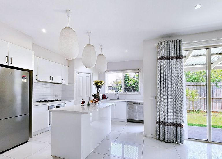 2 / 5 Risdon Drive, Notting Hill