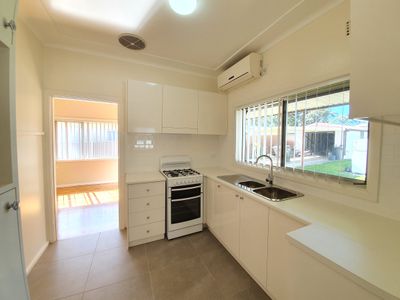 52 Tamplin Road, Guildford