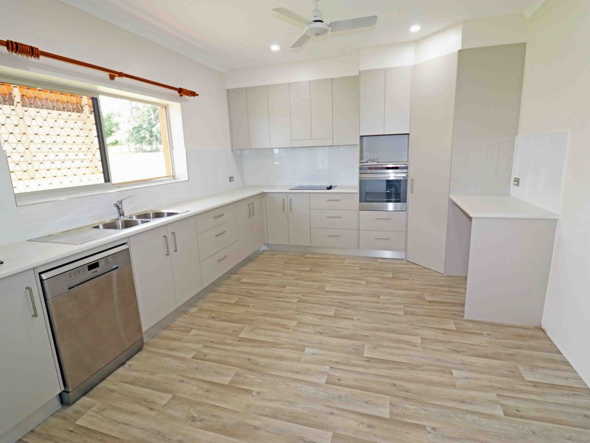 17 Grove Street, Atherton