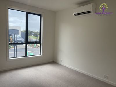 2 Ribbonwood Crescent, Sunshine North