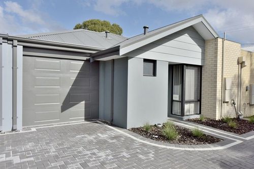 2 / 4 Balfour Road, Swan View