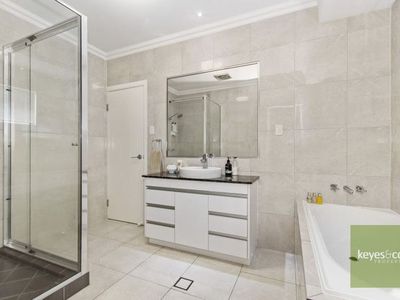 19 Gundabluey Crescent, Mount Low