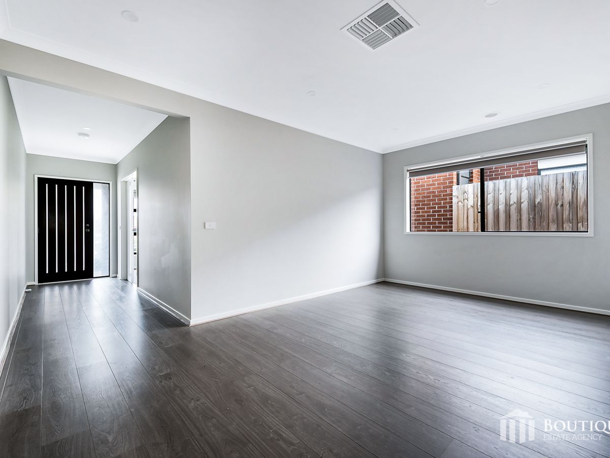 73 Rossiter Retreat, Cranbourne North