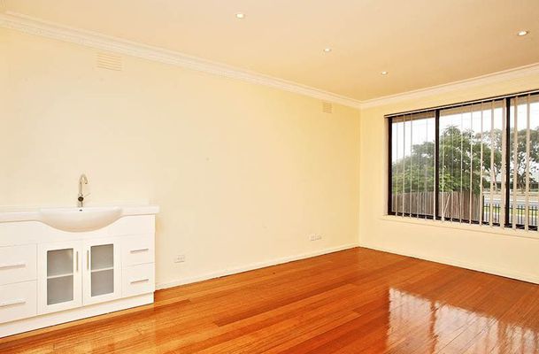 180 Craigieburn Road, Craigieburn