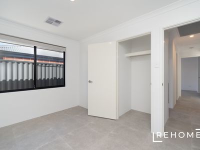 27 Meander Way, Treeby