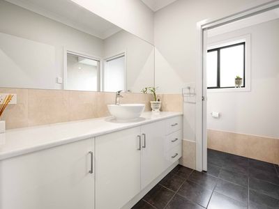 16 Mickail Court, Mount Gambier