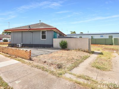 72 Albert Street, Horsham
