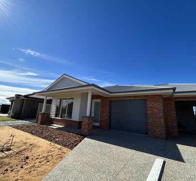 2 / 140 Peter Thomson Circuit, Yarrawonga