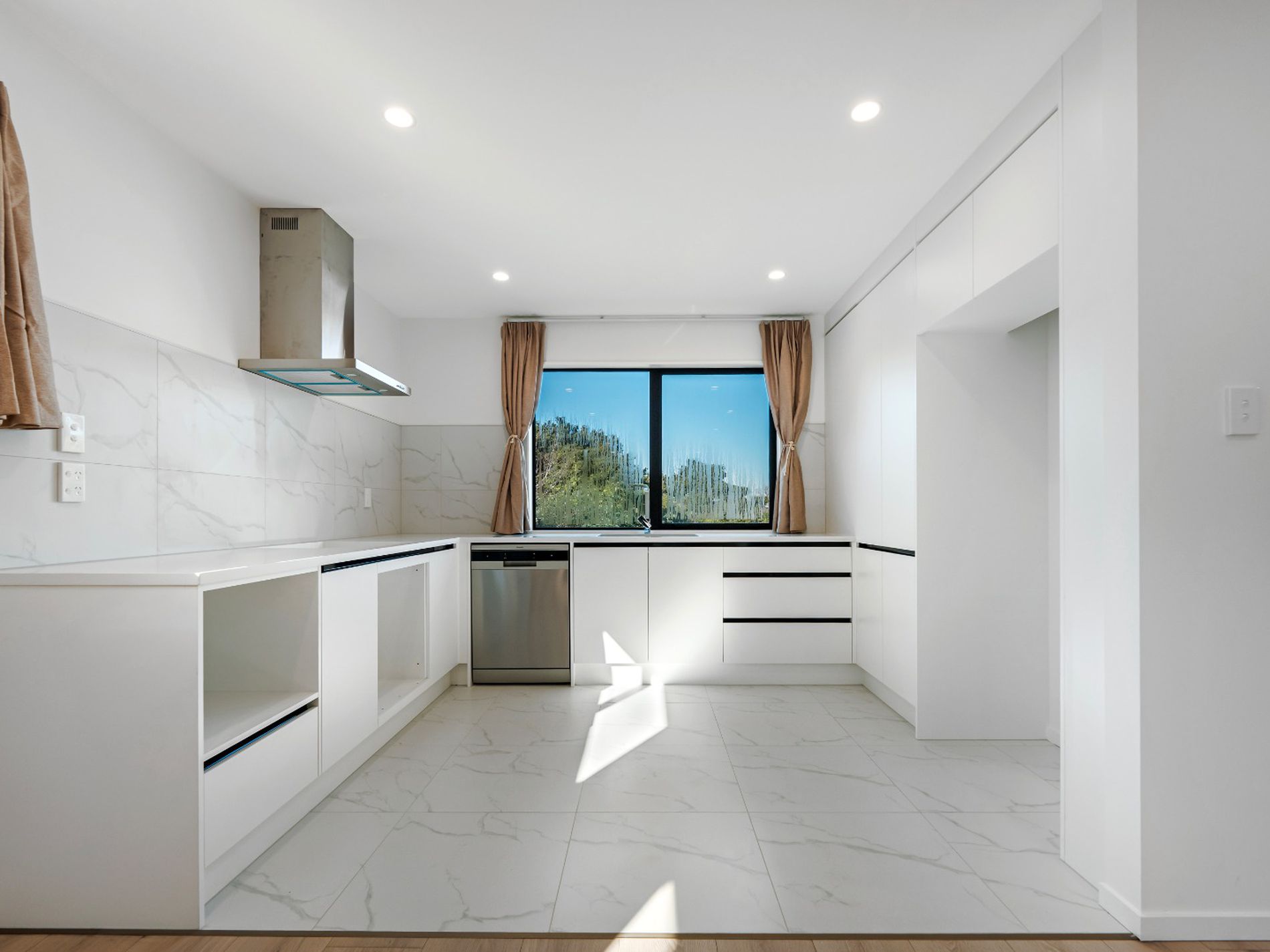 1C Flamingo Court, Goodwood Heights