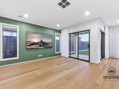 6 Heart Loop, Clyde North