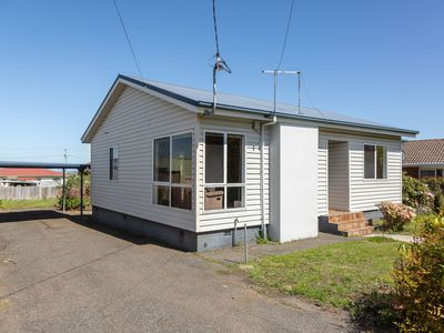 18 Cook Crescent, Mayfield