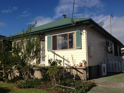 39 Parkes Street, Oak Flats