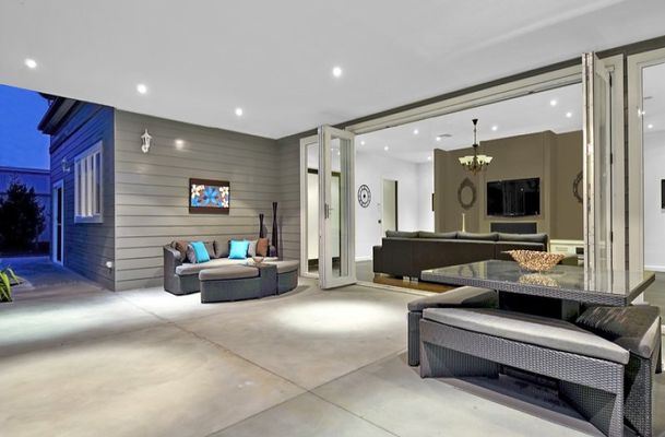 11 The Ridge, Oaklands Junction