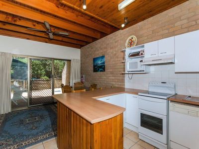 1 Bottlebrush Avenue, Noosa Heads